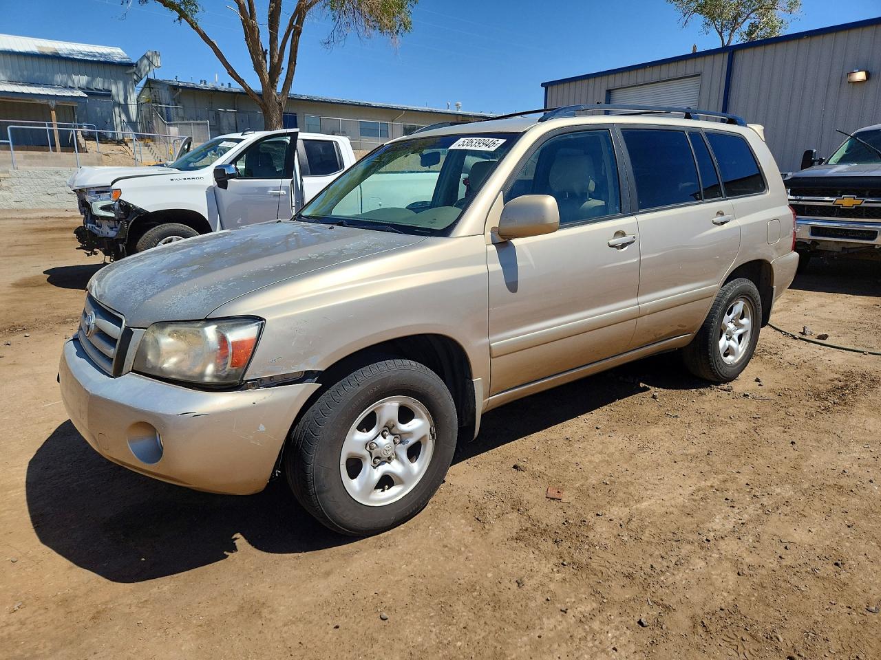 Salvage Toyota Highlander Image