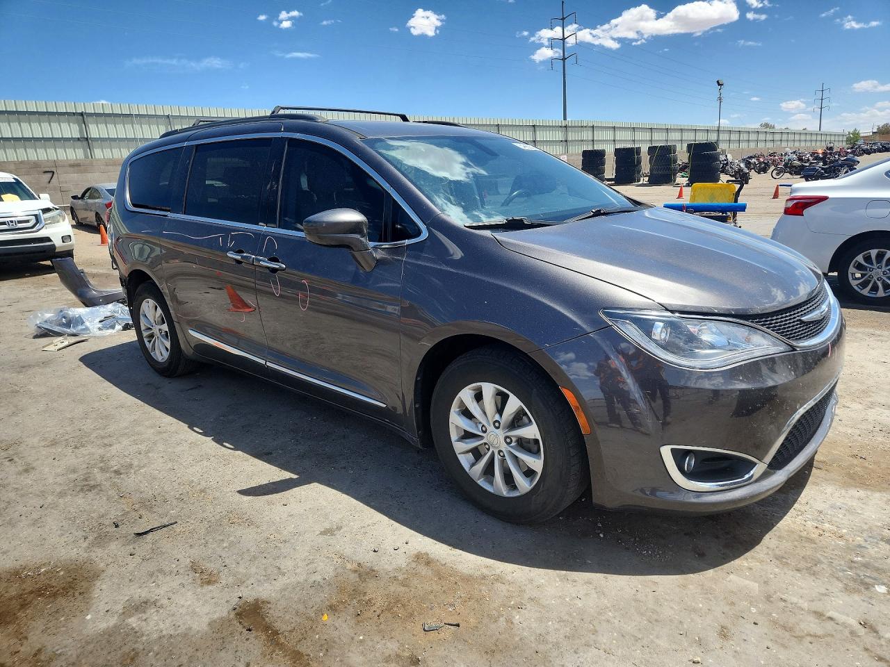 Chrysler Pacifica Touring L