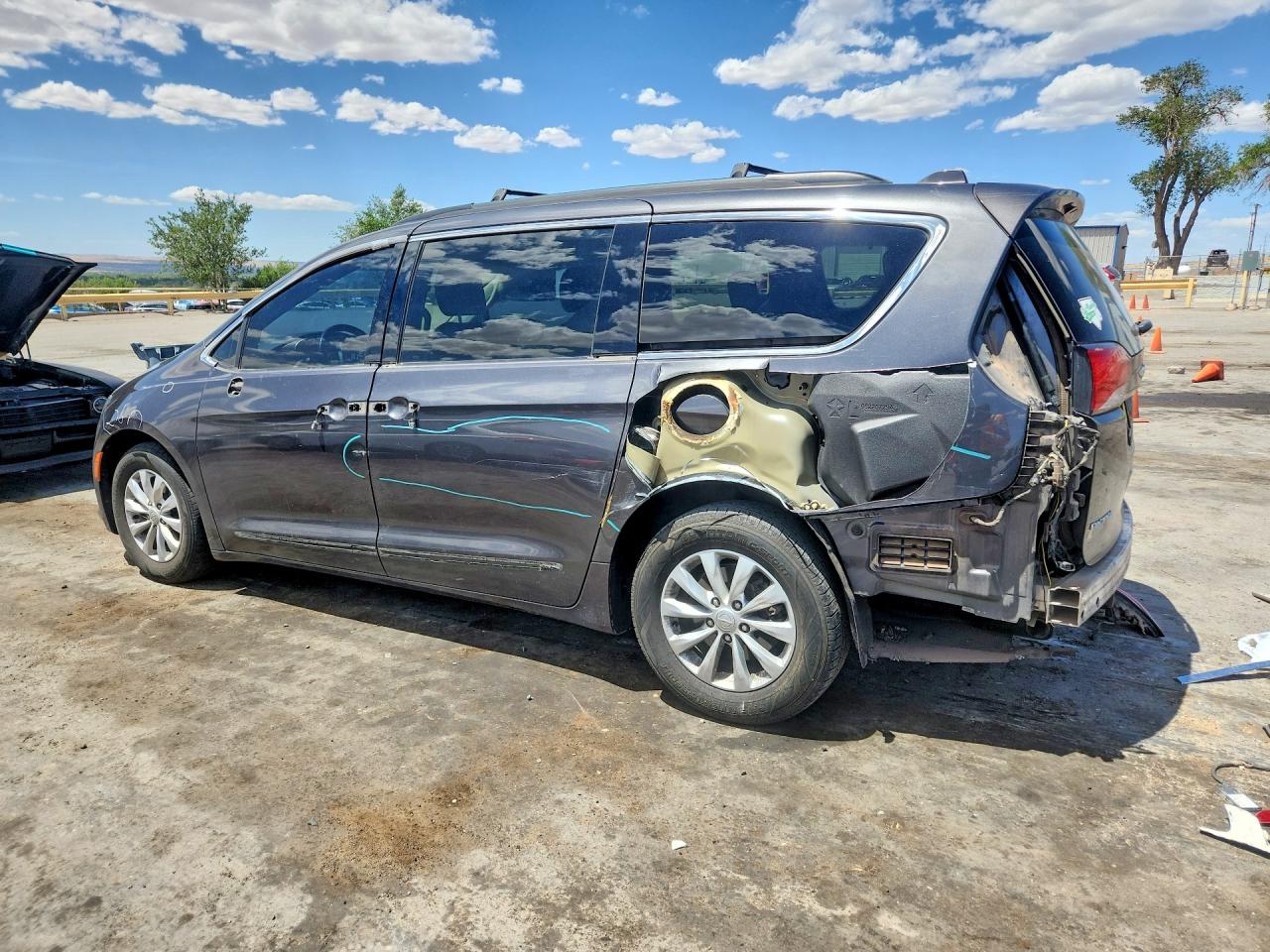 Chrysler Pacifica Touring L