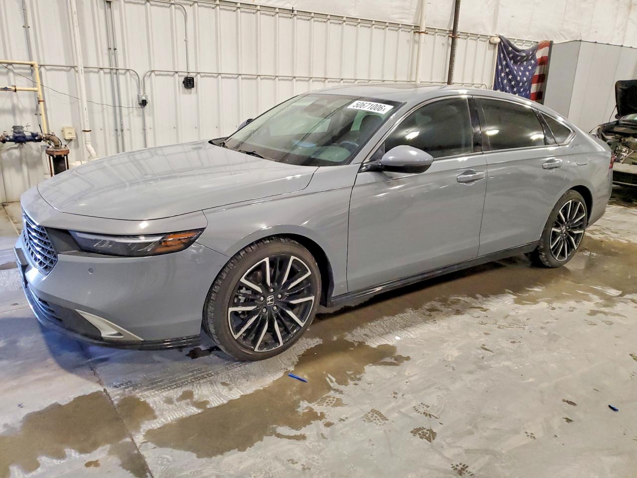 Salvage Honda Accord Image