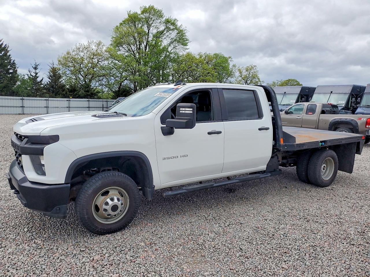 Salvage Chevrolet Silverado Image
