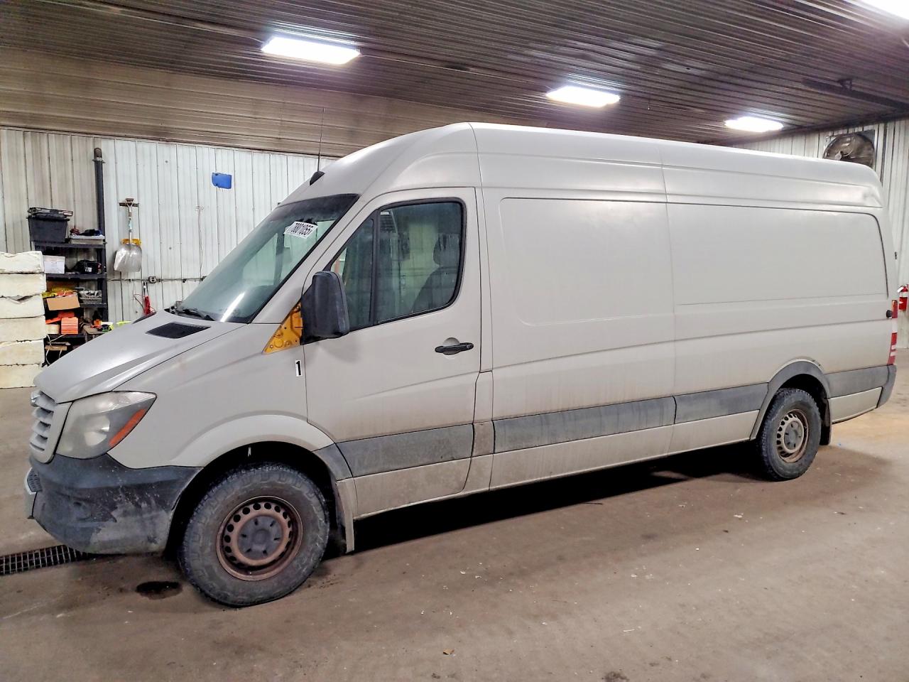 Salvage Mercedes-Benz Sprinter Image