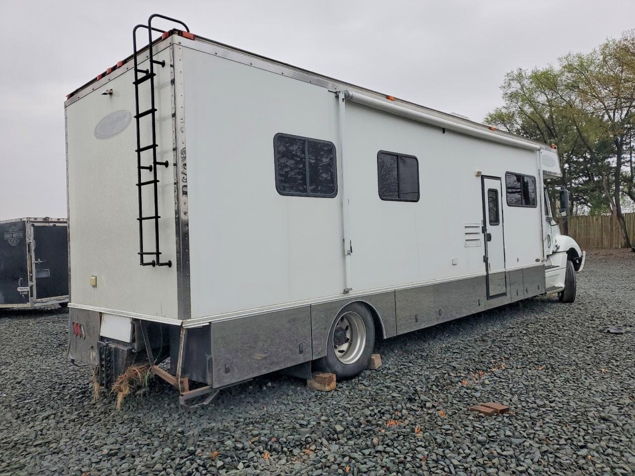 Freightliner Conventional Columbia