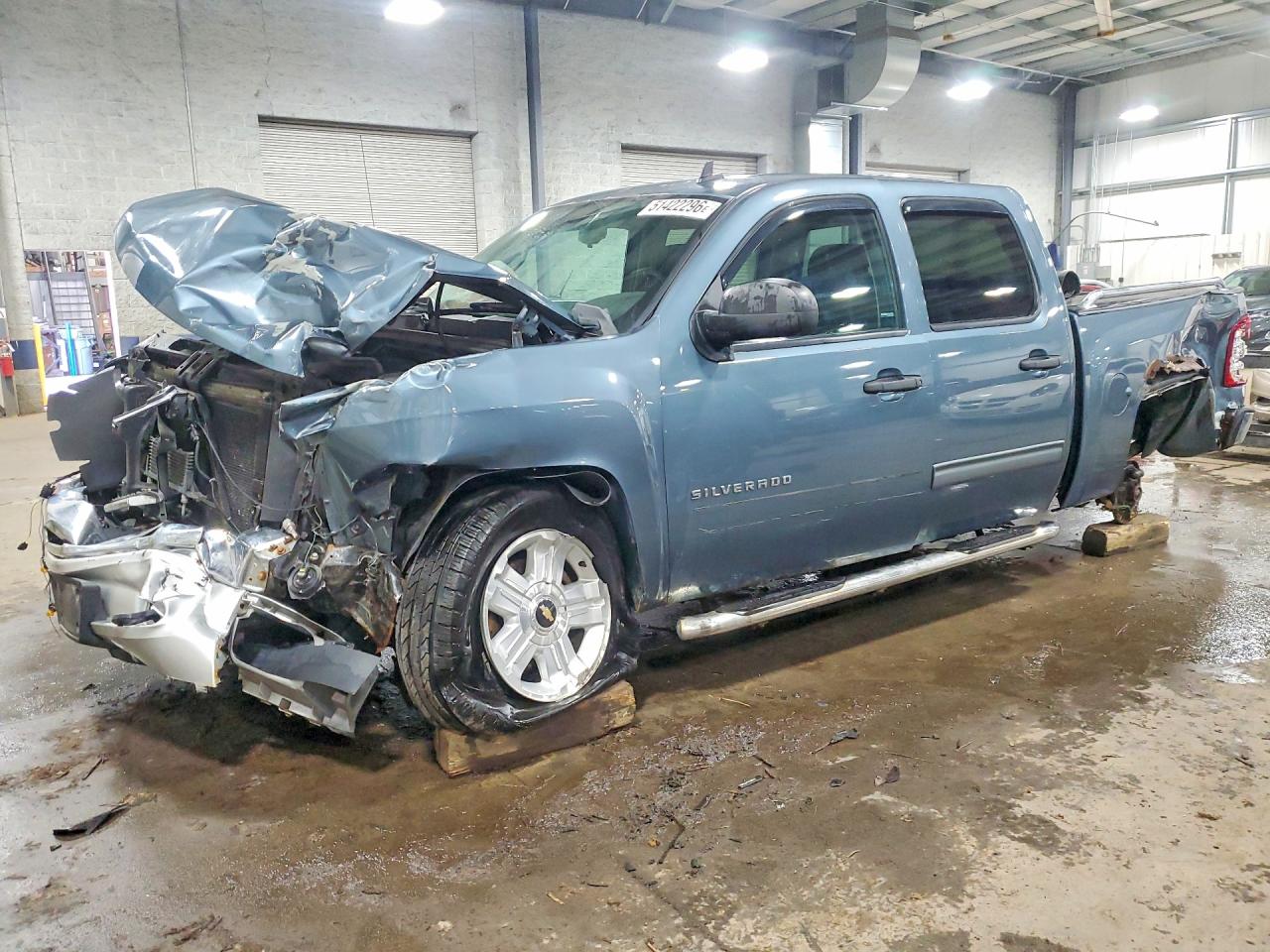 Salvage Chevrolet Silverado Image
