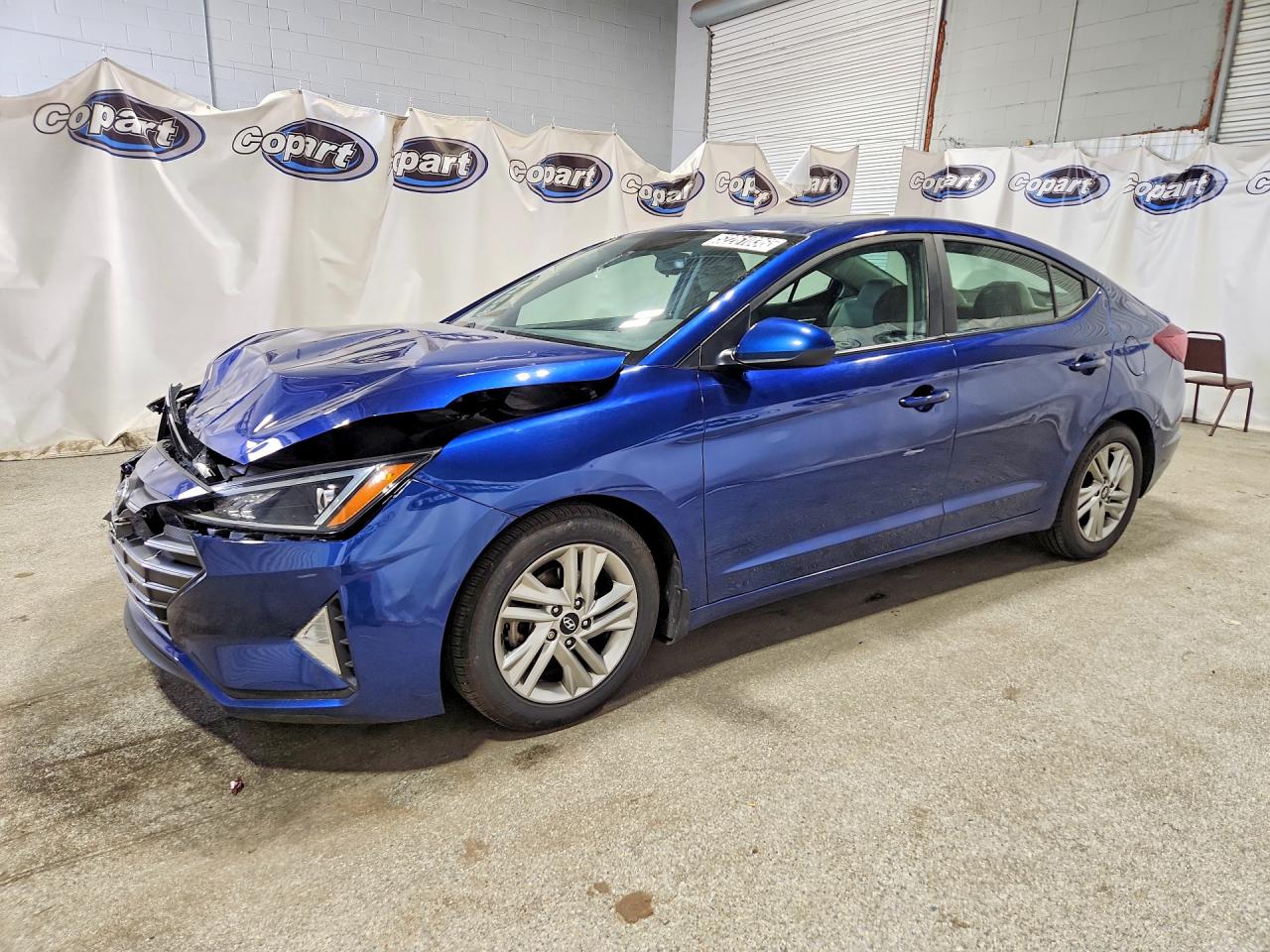 Salvage Hyundai ELANTRA Image