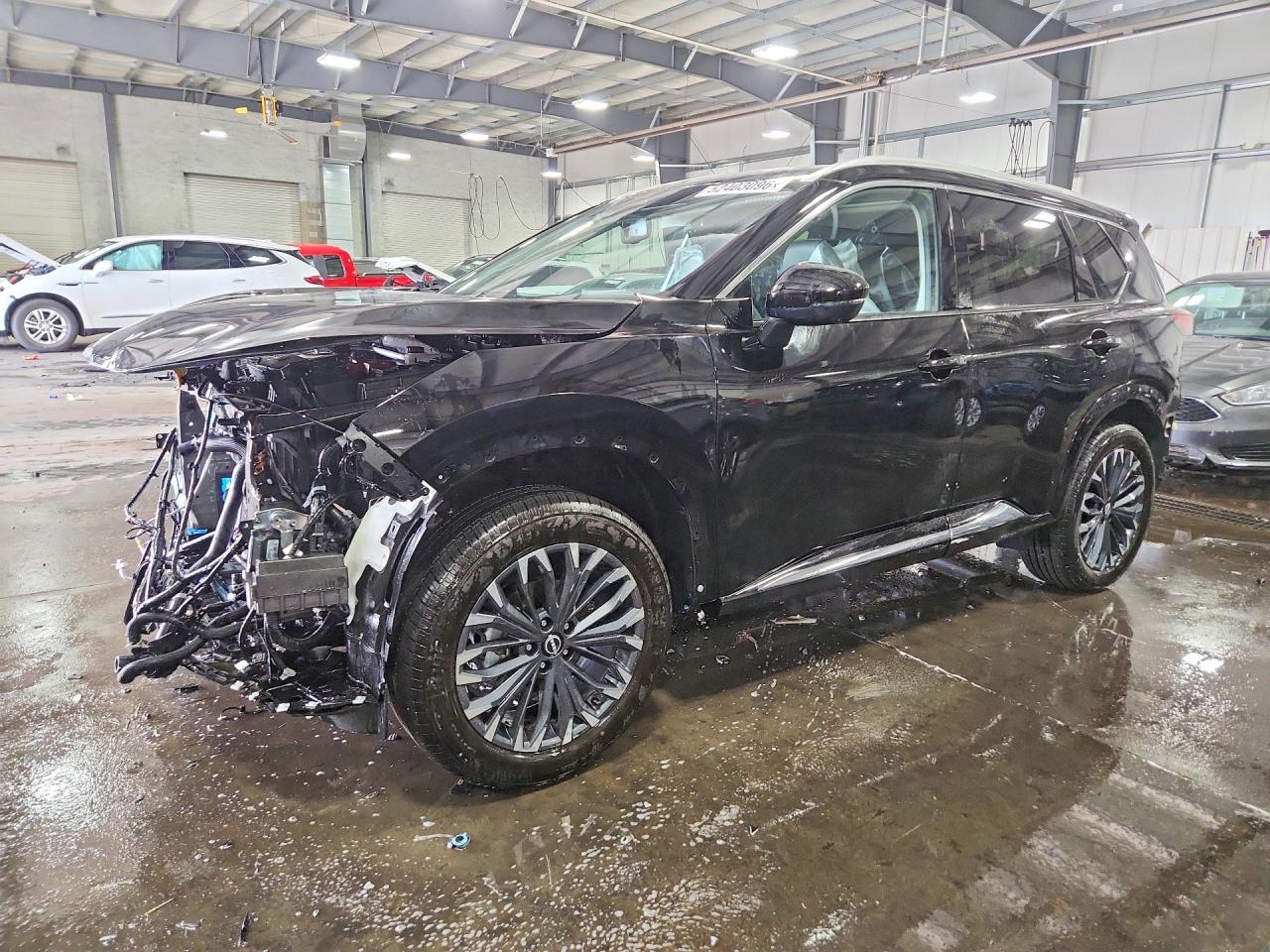 Salvage Nissan Rogue Image