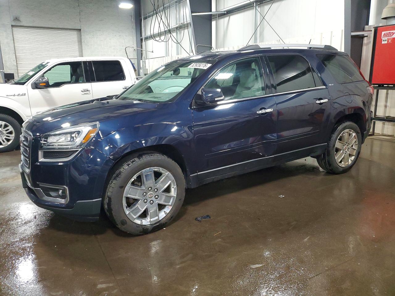 Salvage GMC Acadia Image