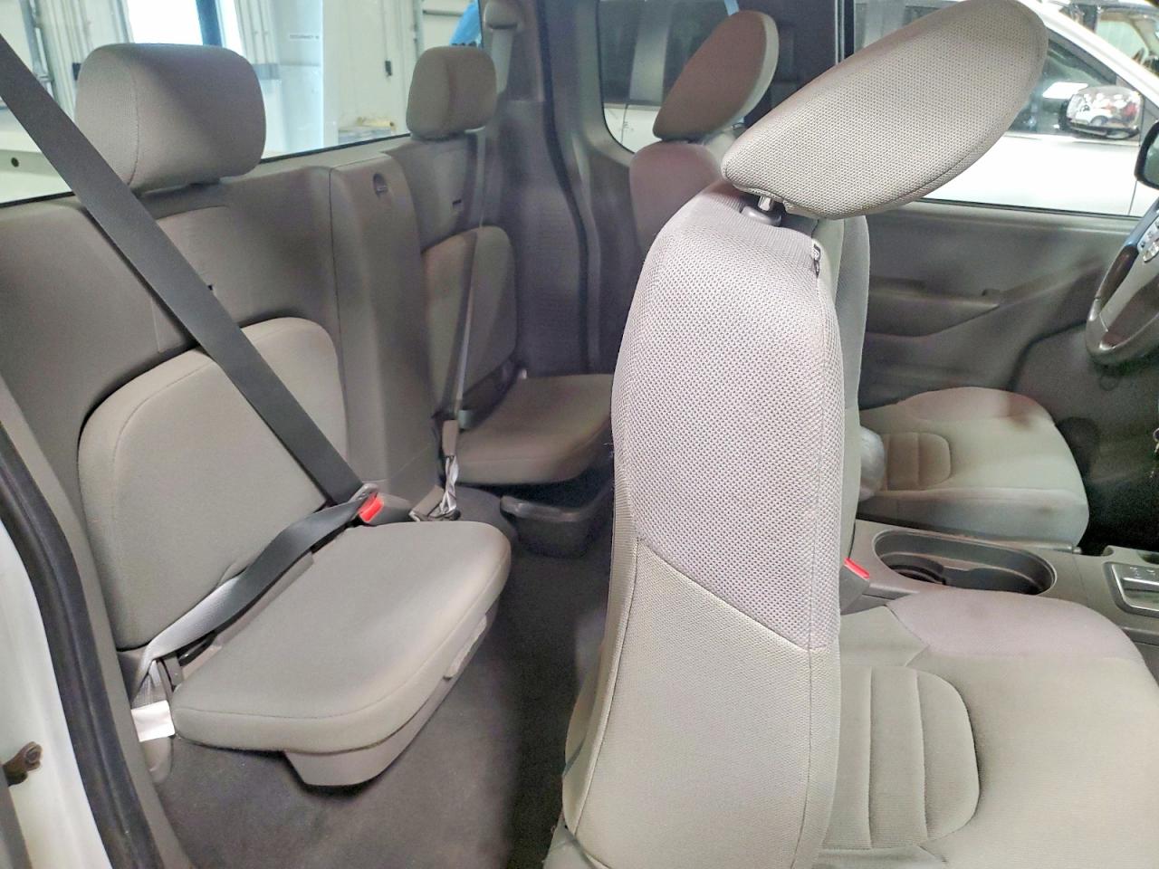 Nissan Frontier S