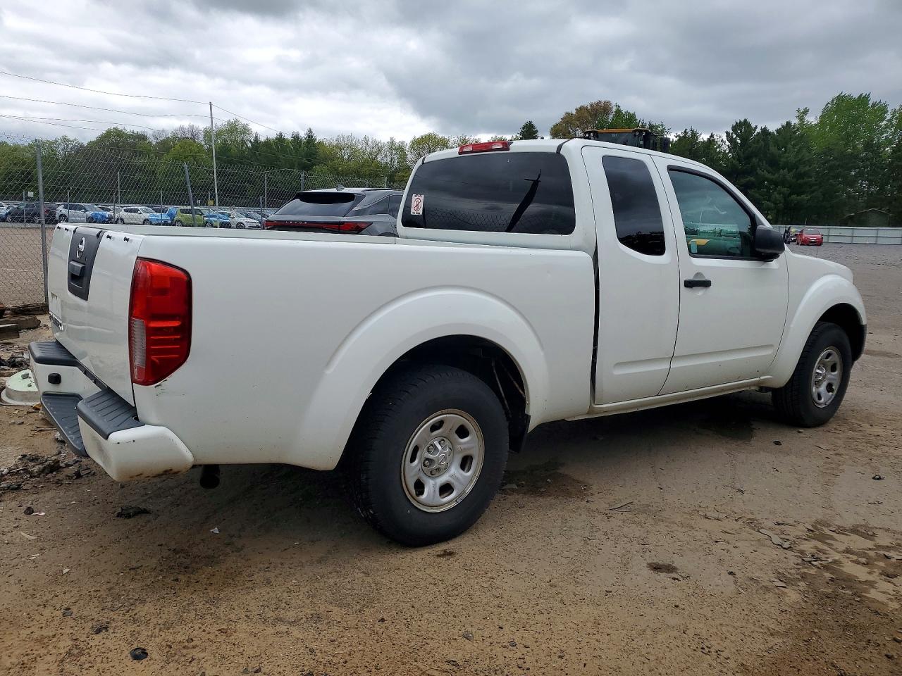 Nissan Frontier S