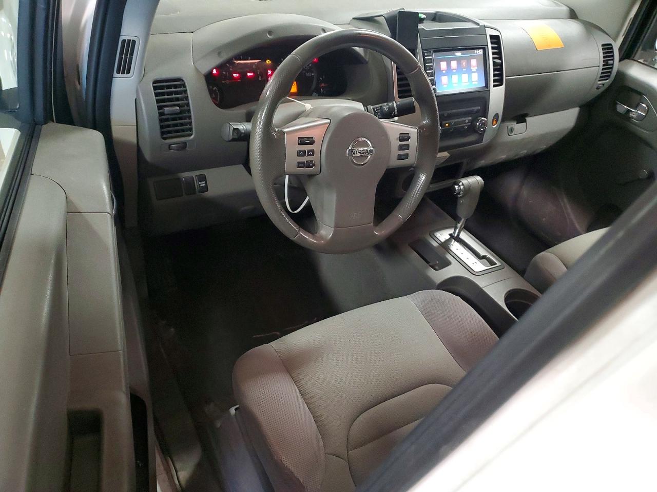 Nissan Frontier S
