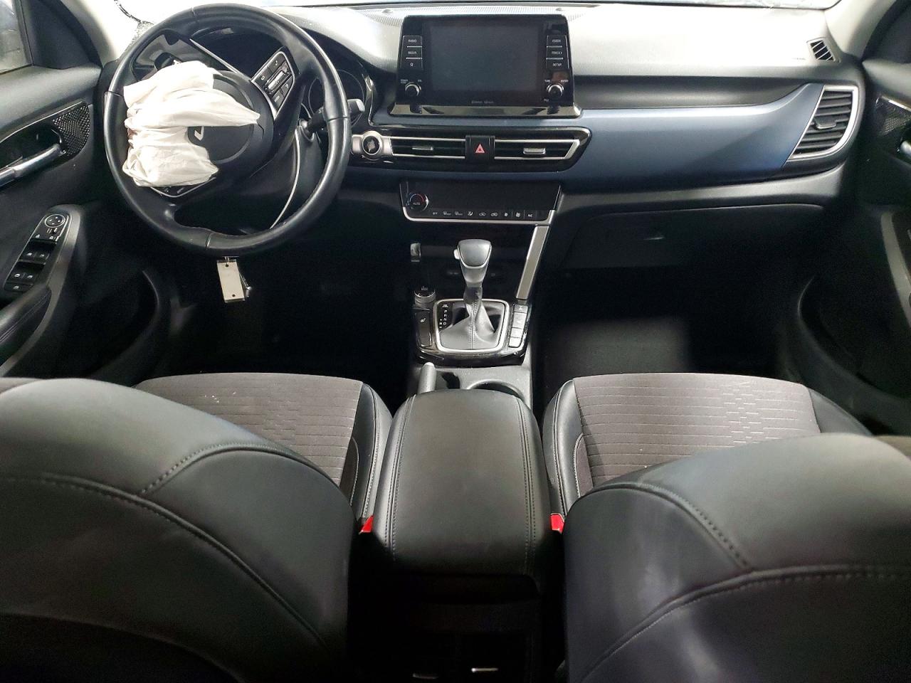 Kia Seltos S
