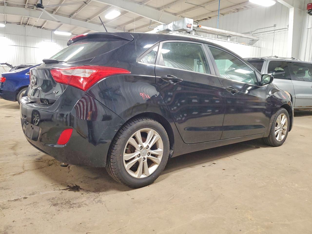Hyundai ELANTRA Base