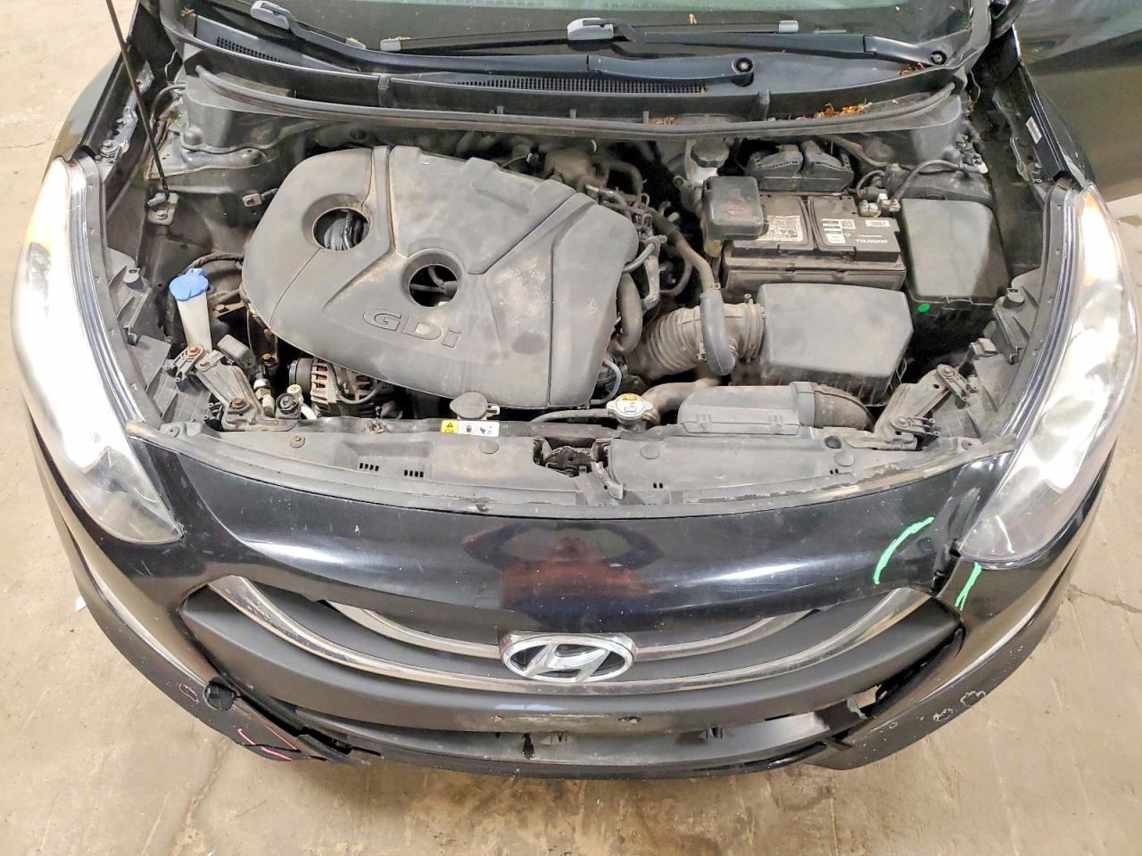 Hyundai ELANTRA Base