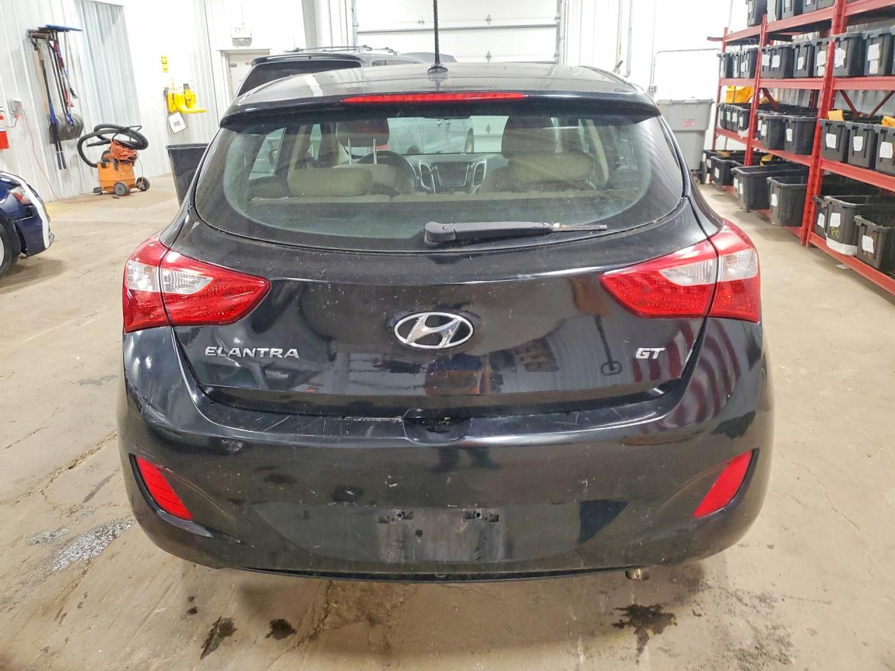 Hyundai ELANTRA Base