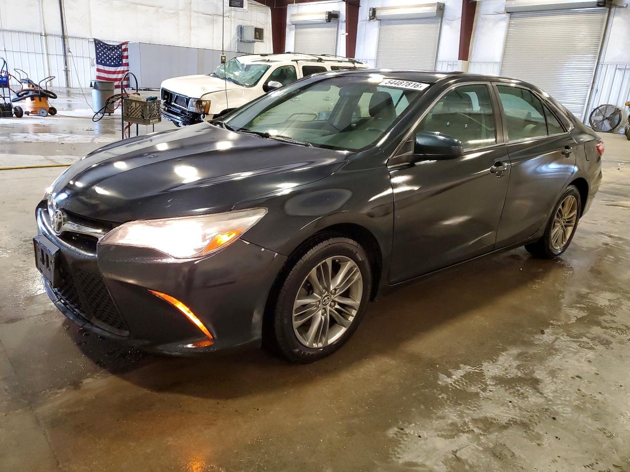 Salvage Toyota Camry Image