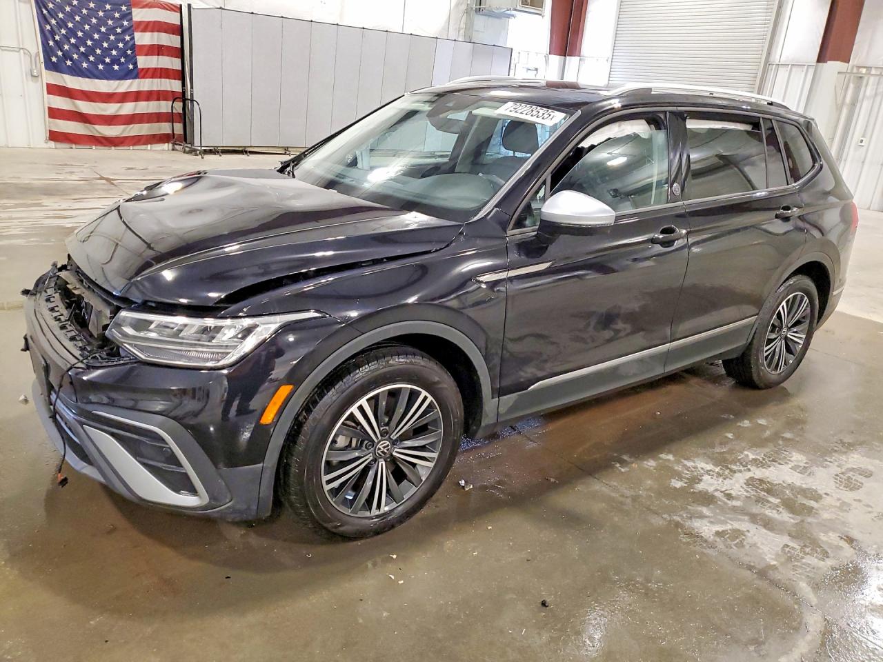 Salvage Volkswagen Tiguan Image