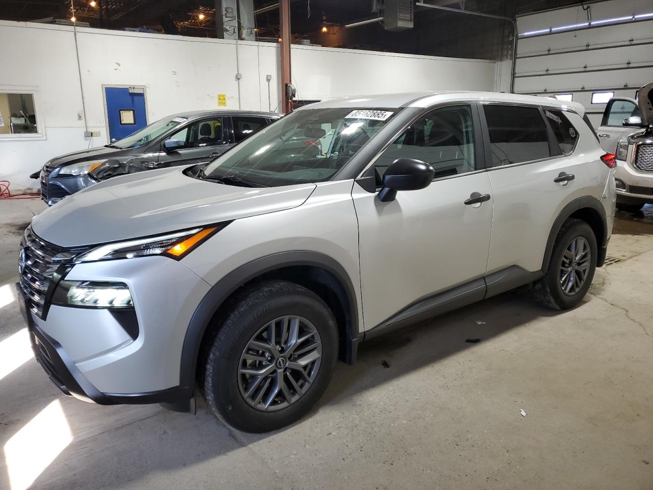 Salvage Nissan Rogue Image