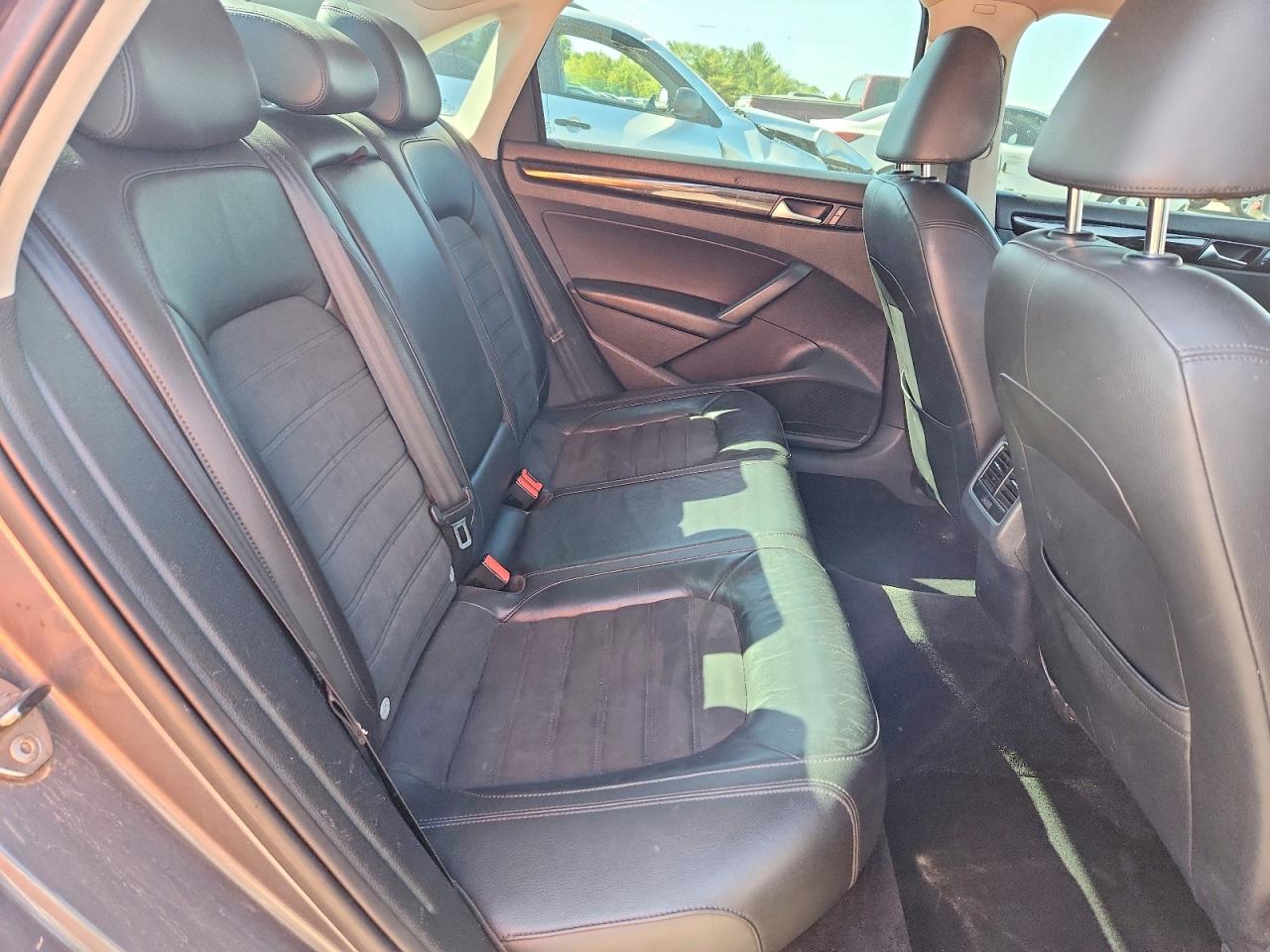 Volkswagen Passat Sel