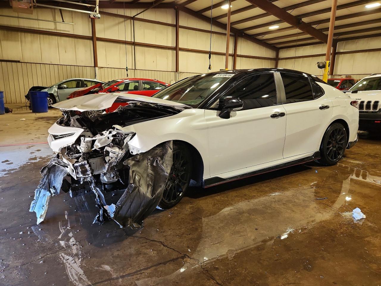 Salvage Toyota Camry Image