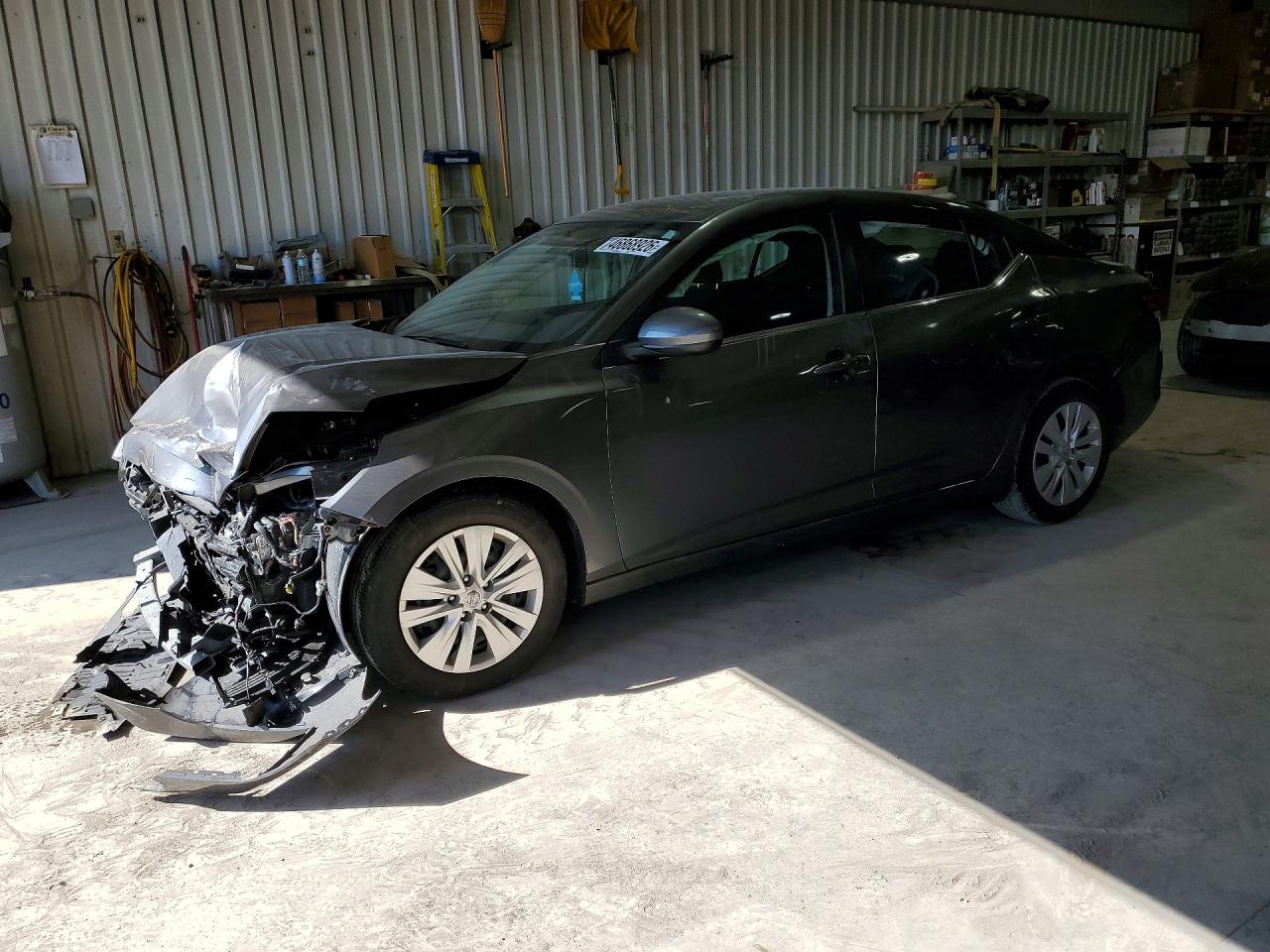 Salvage Nissan Sentra Image