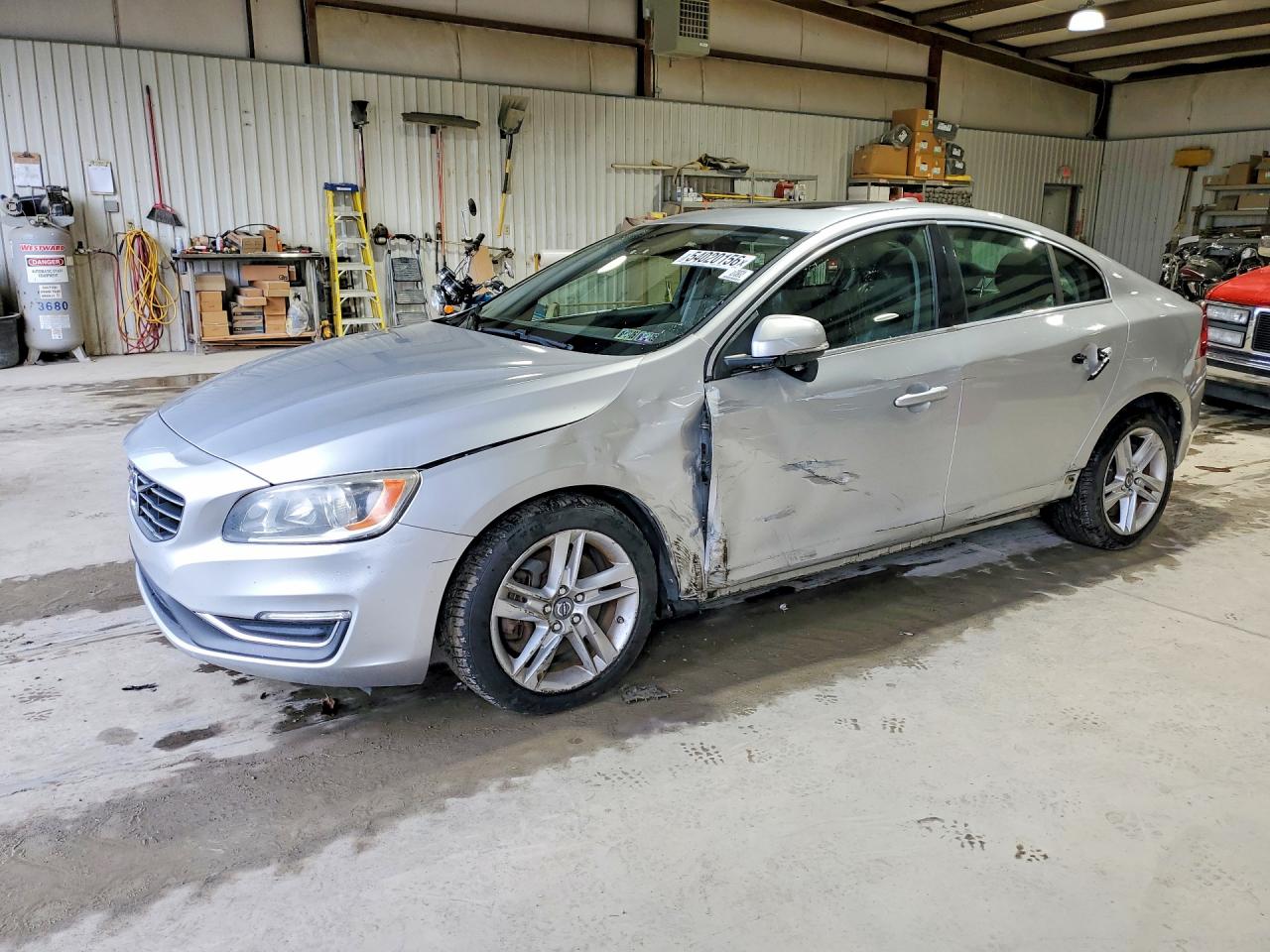Salvage Volvo S60 Image