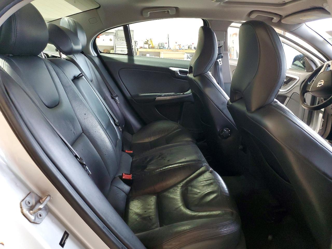 Volvo S60 T5