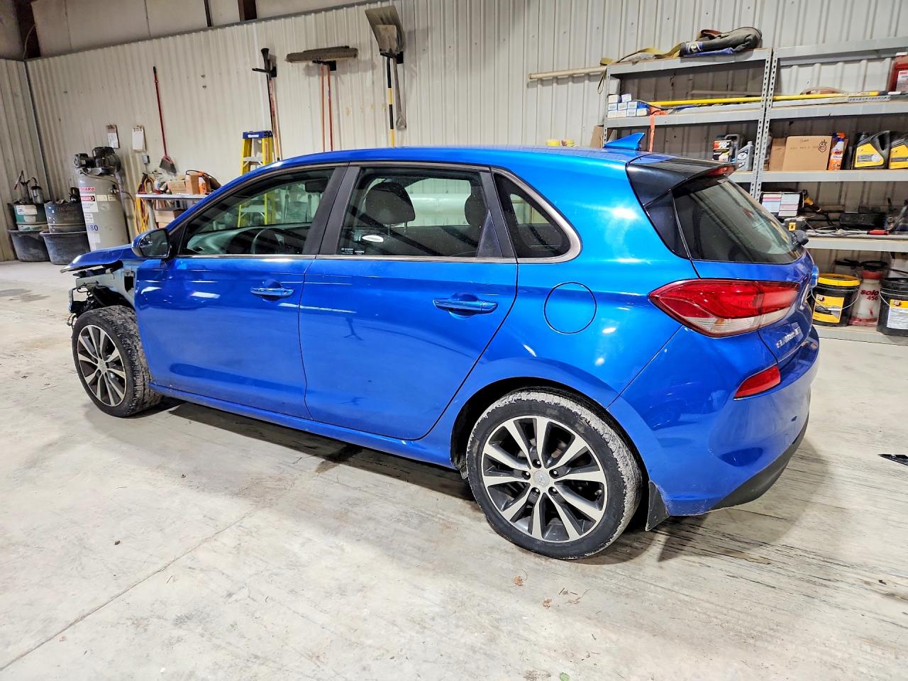 Hyundai ELANTRA Base