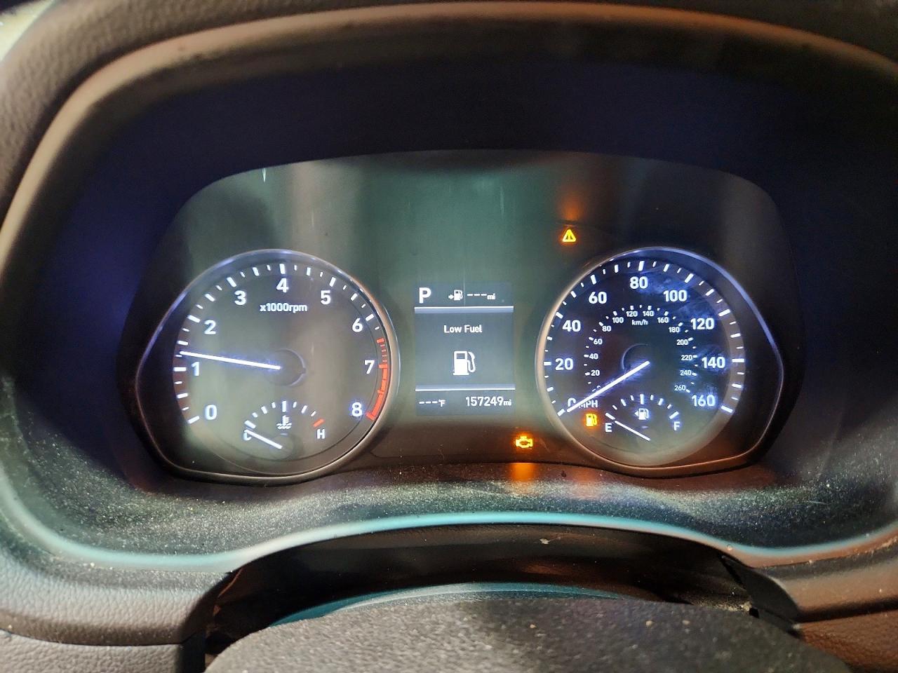 Hyundai ELANTRA Base