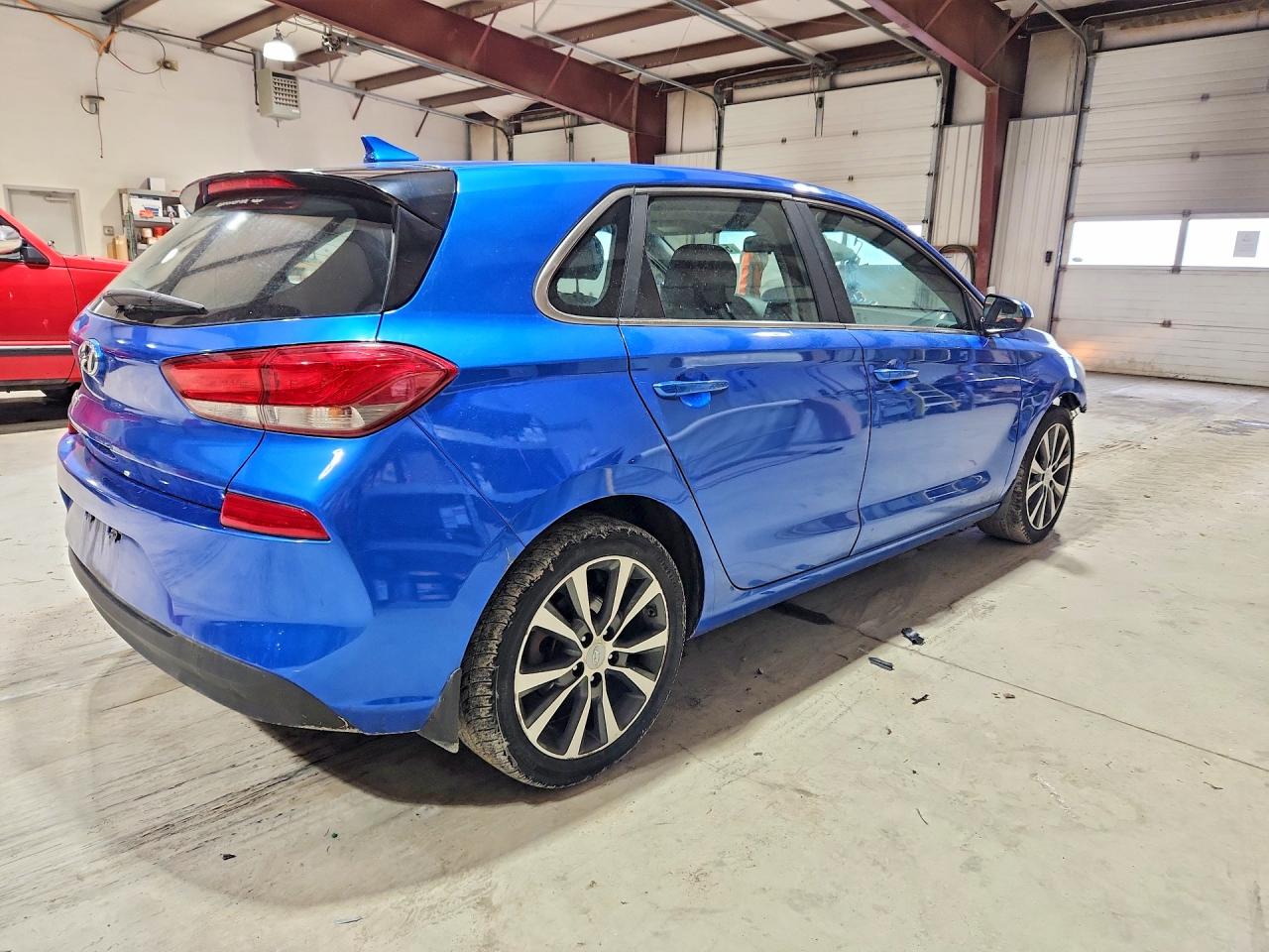 Hyundai ELANTRA Base