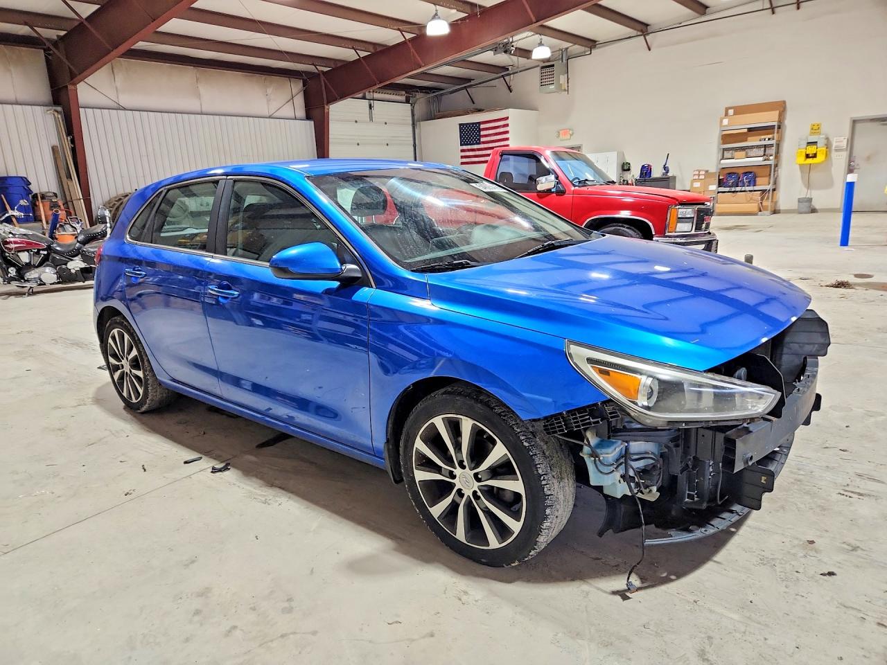 Hyundai ELANTRA Base