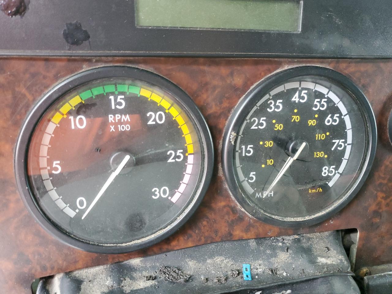 Freightliner Conventional St120