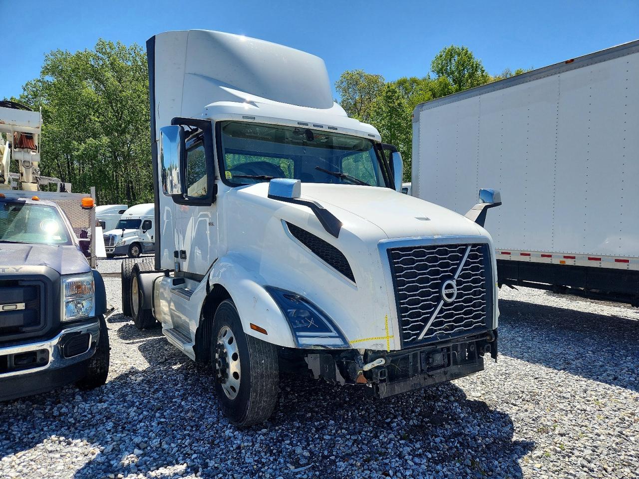 Salvage Volvo Vn Image