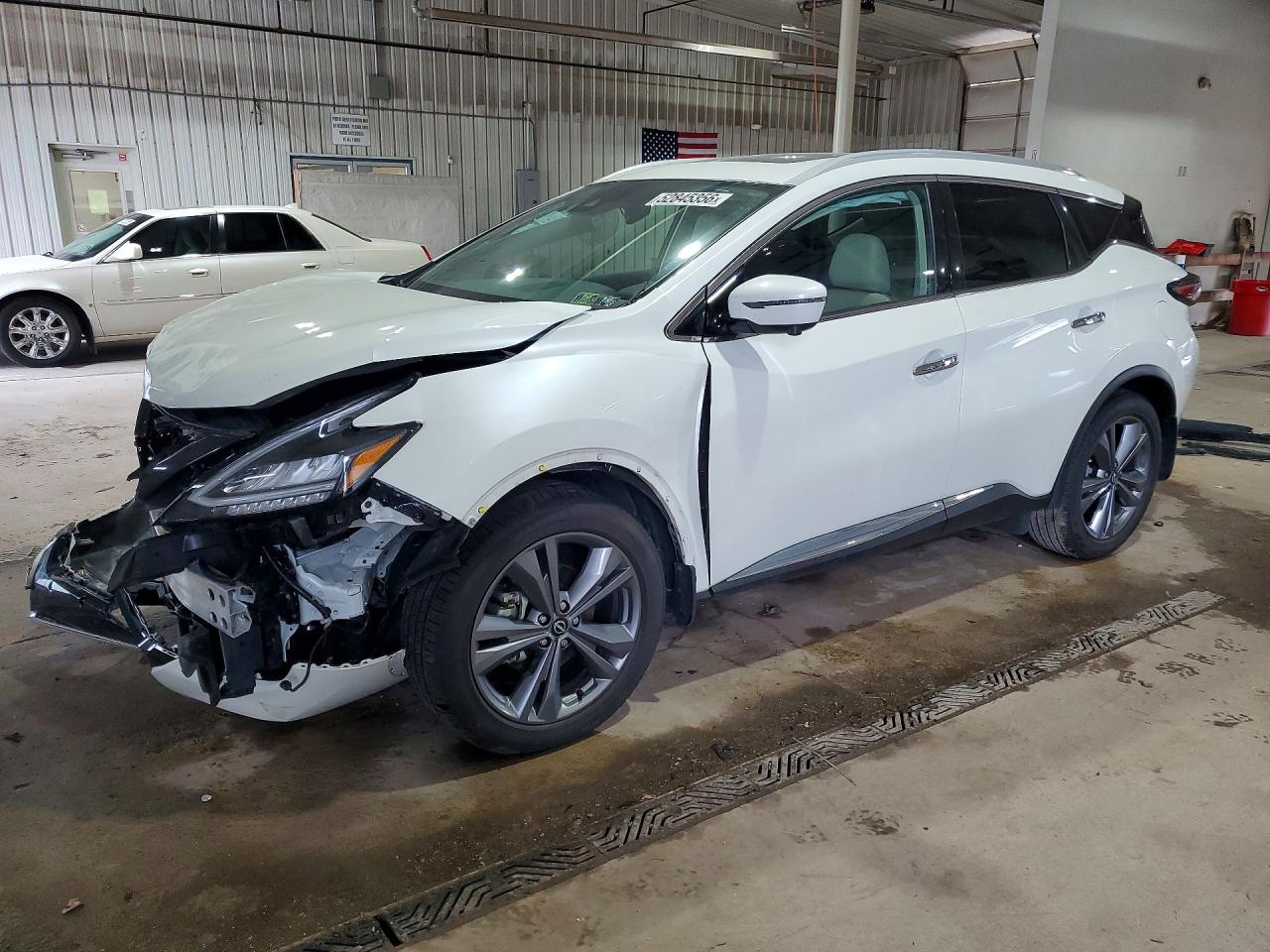 Salvage Nissan Murano Image