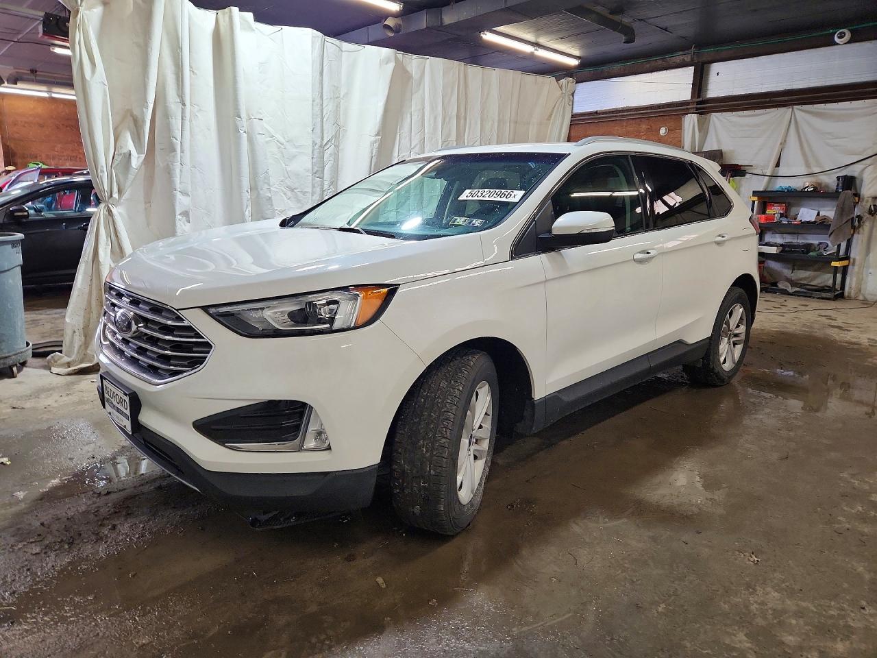 Salvage Ford Edge Image