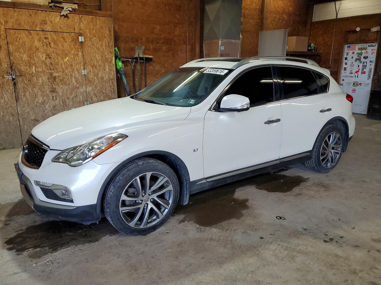 Salvage INFINITI Qx Image