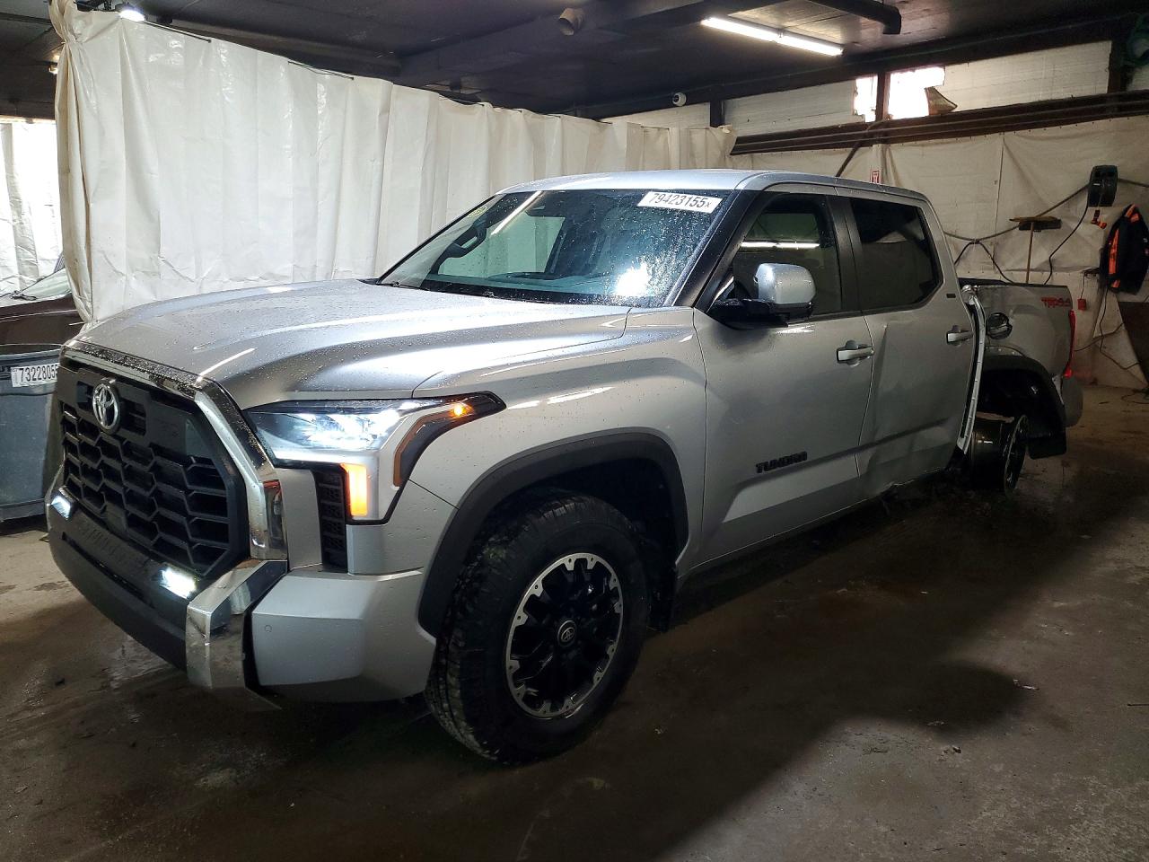 Salvage Toyota Tundra Image