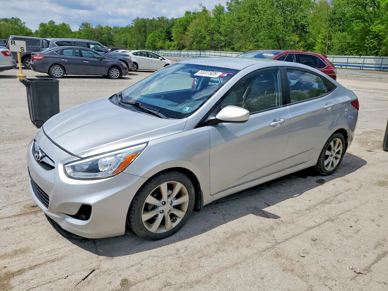 Salvage Hyundai ACCENT Image