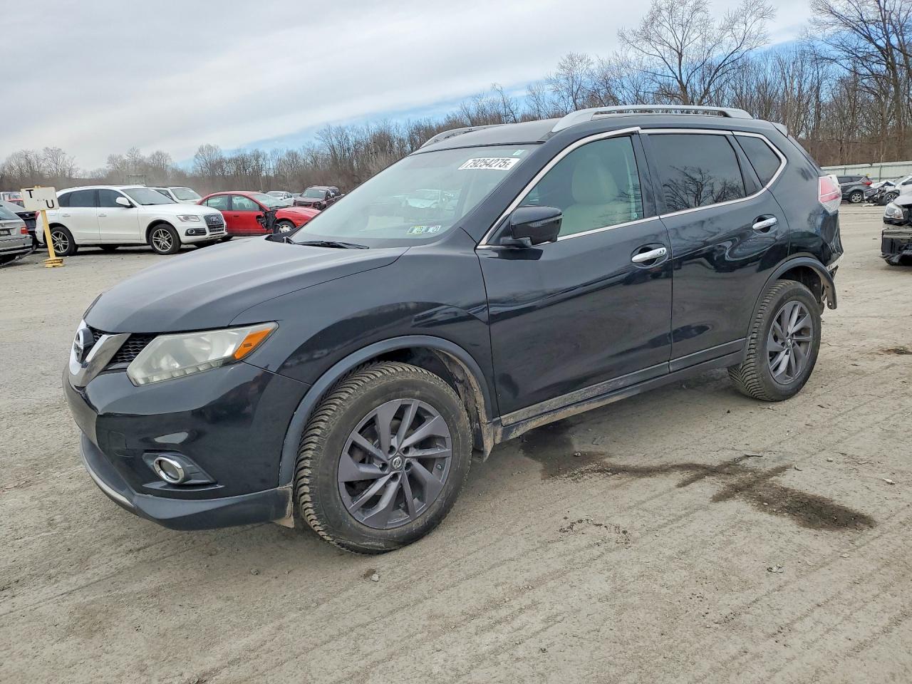 Salvage Nissan Rogue Image