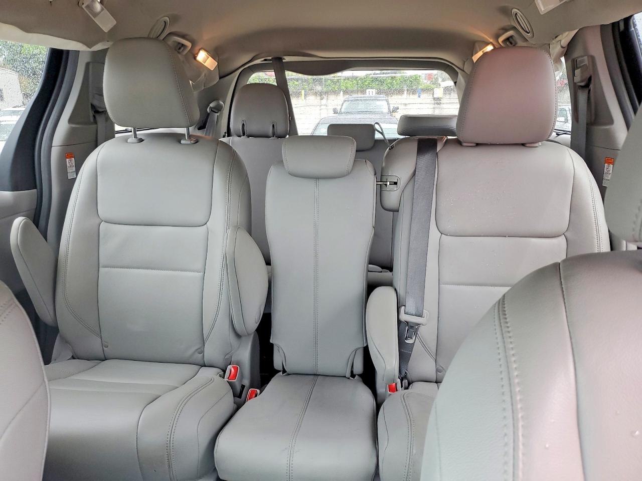 Toyota Sienna Xle 8-passenger