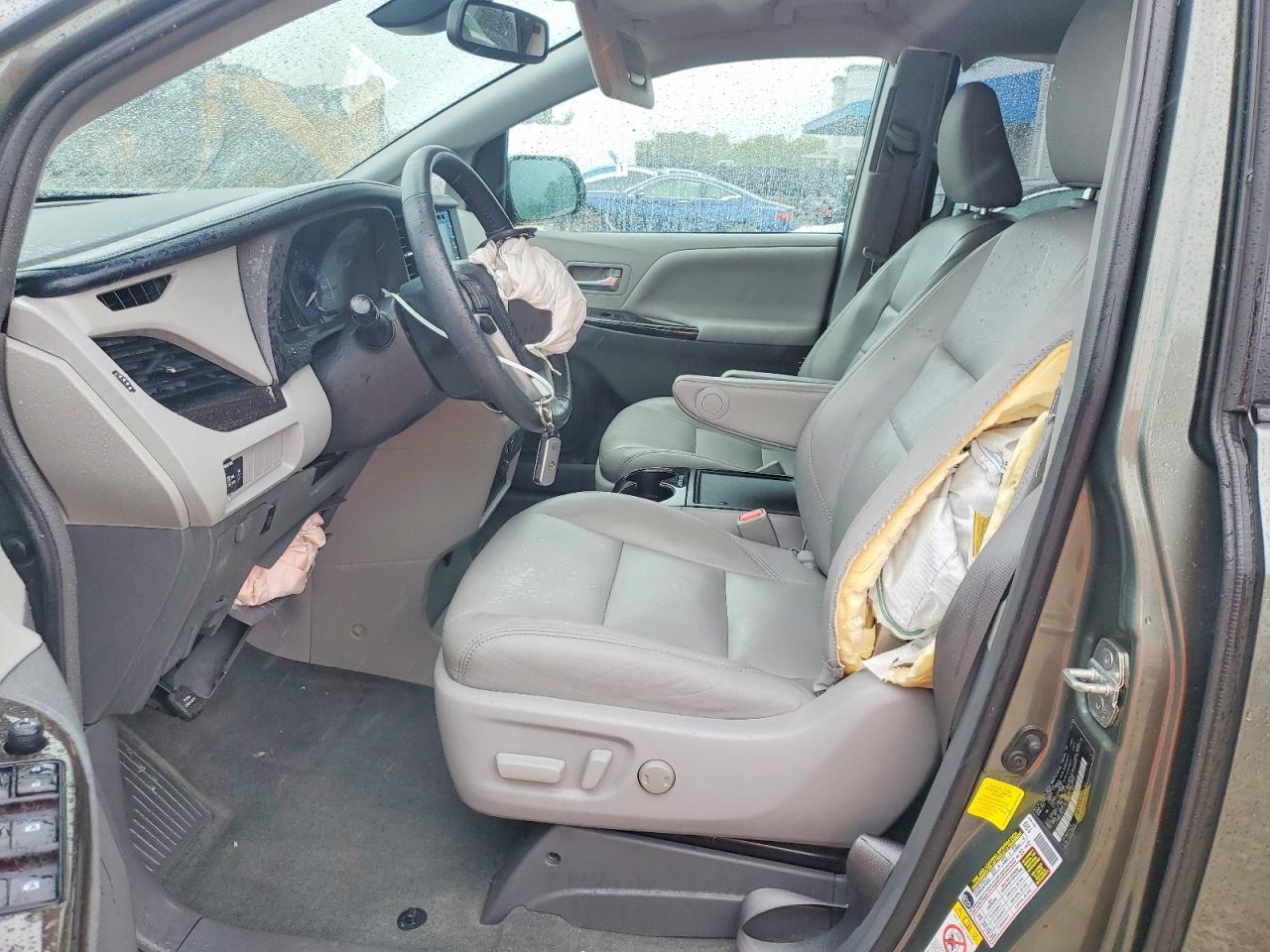 Toyota Sienna Xle 8-passenger