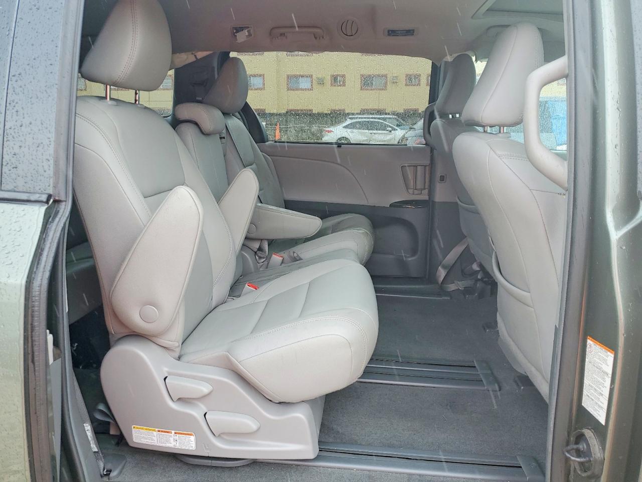 Toyota Sienna Xle 8-passenger