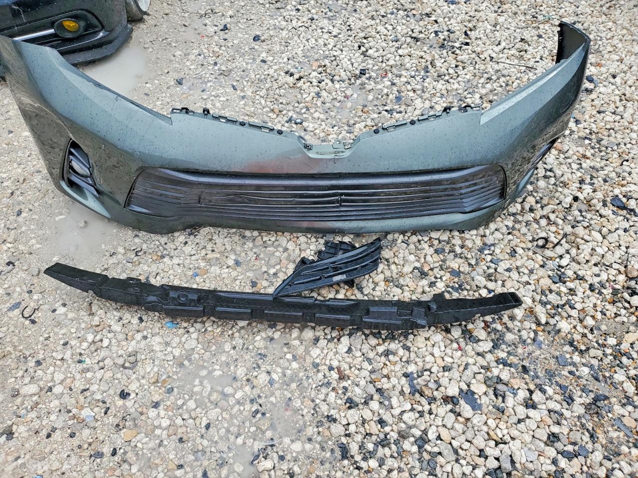 Toyota Sienna Xle 8-passenger