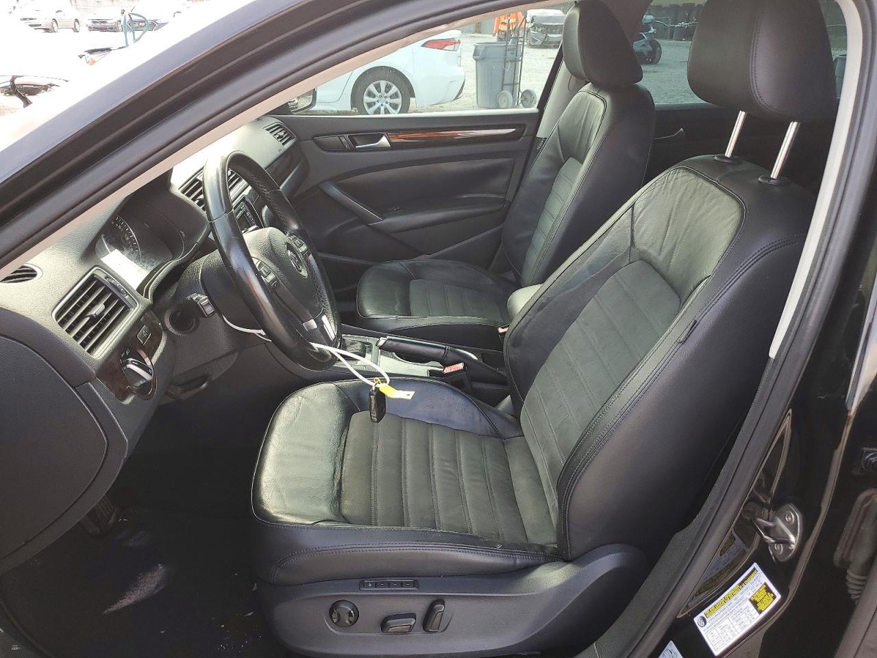 Volkswagen Passat Sel