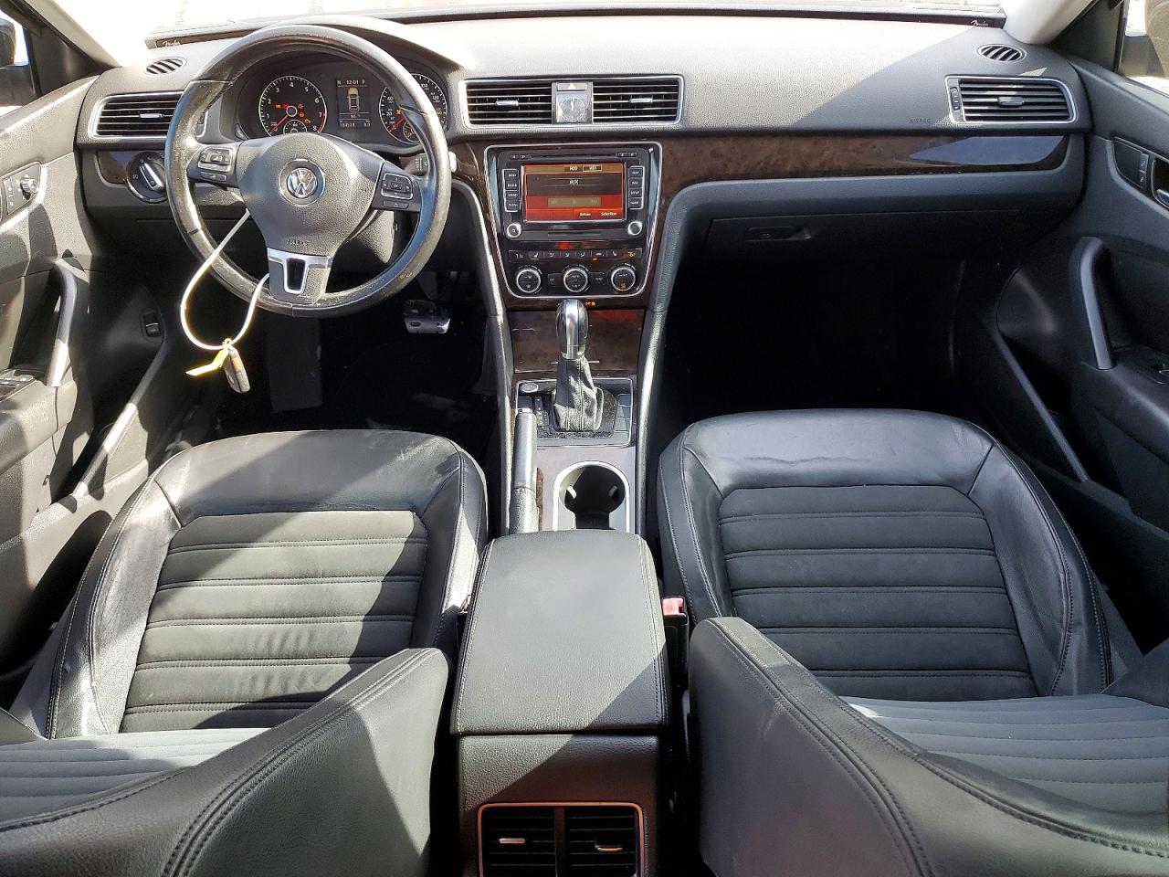 Volkswagen Passat Sel