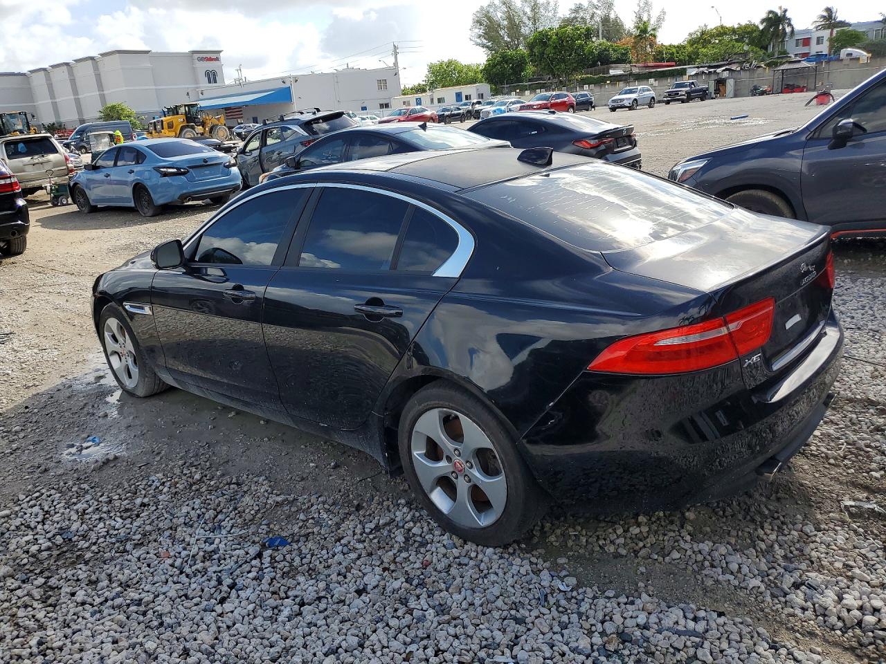 Jaguar XE