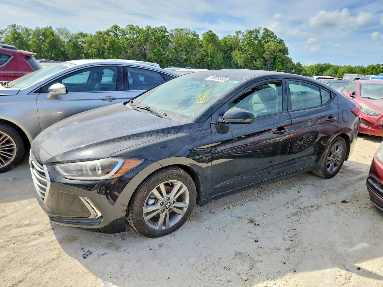 Salvage Hyundai ELANTRA Image