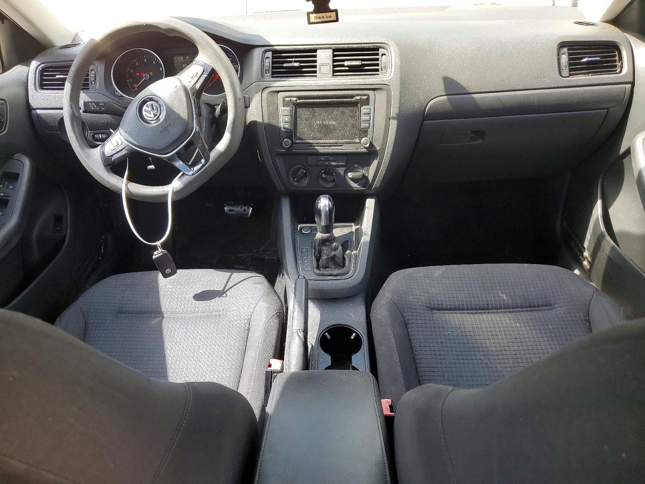 Volkswagen Jetta Base