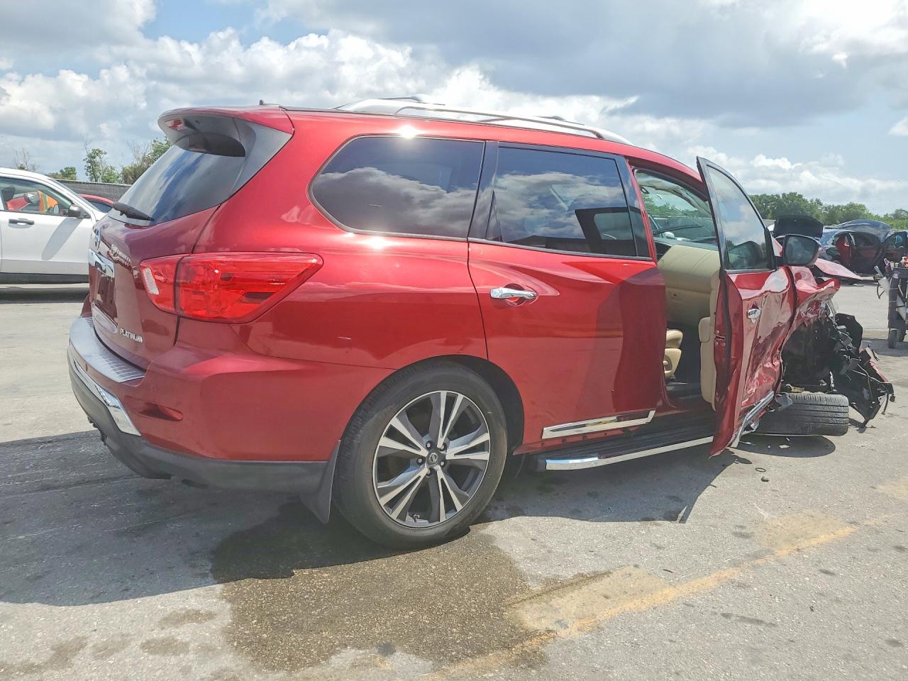 Nissan Pathfinder Platinum