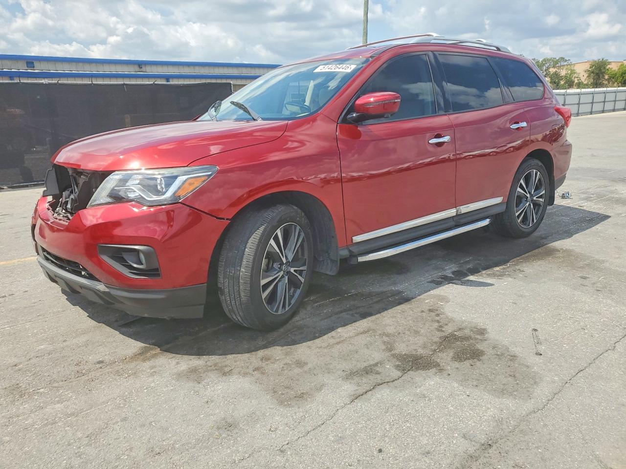 Salvage Nissan Pathfinder Image