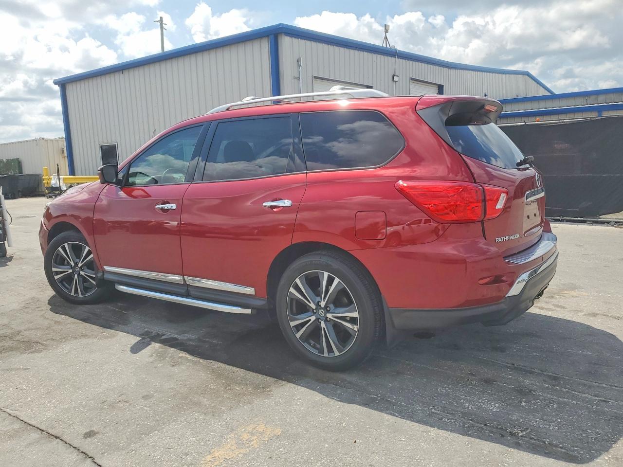 Nissan Pathfinder Platinum